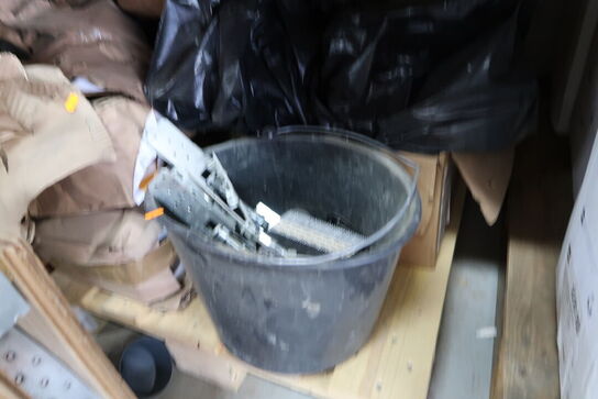 Div. Varelager bl.a. beslag SIMPSON StrongTie m.m.