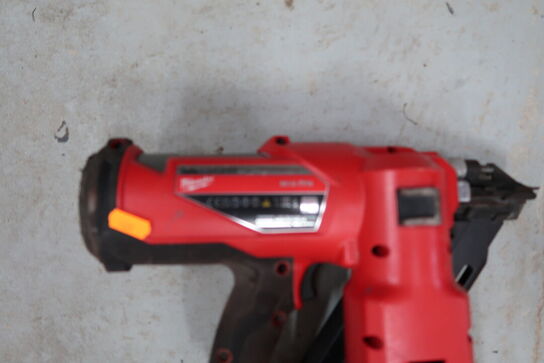 Akku sømpistol MILWAUKEE M18 FFN