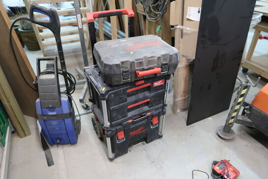 Værktøjskasser på vogn MILWAUKEE