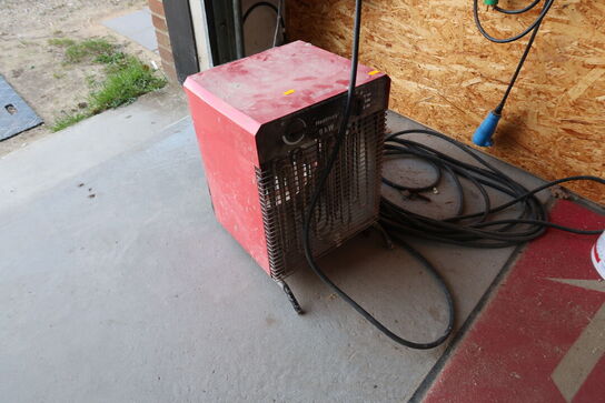 Varmeblæser samt forlængerledning