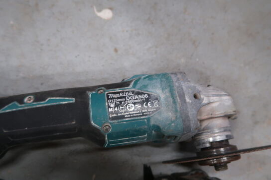 2 stk. akku håndværktøj MAKITA DGA506, DTM51