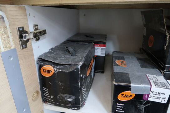 Div. Kasser med søm TJEP