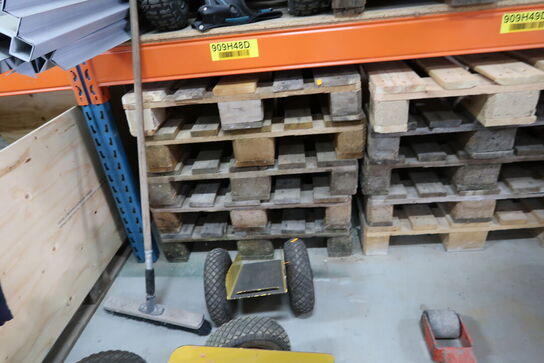 10 stk. EURO-paller samt palle med div. Søm, skruer m.m.