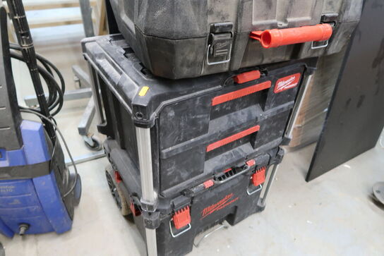 Værktøjskasser på vogn MILWAUKEE