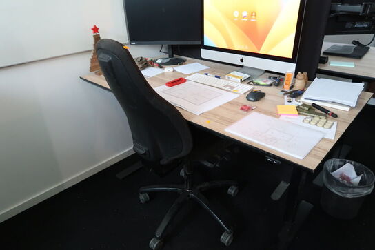 El. hæve/sænke skrivebord uden indhold med kontorstol