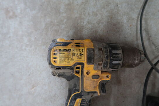 Akku bore/skruemaskine DEWALT DCD791 med batteri og lader