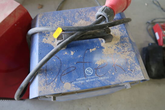 2 stk. varmeblæsere (1 defekt)