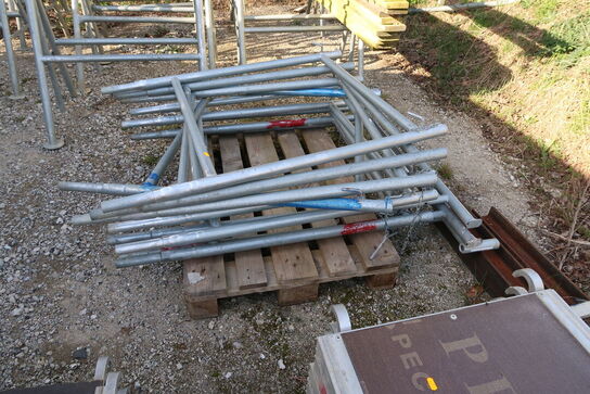 Div. Bukkestillads samt 10 stk. stilladsdæk