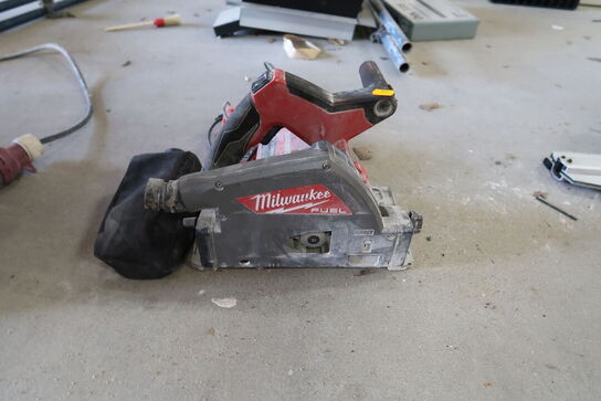 Akku dyksav MILWAUKEE M18 FPS55 med lader