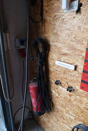 Varmeblæser samt forlængerledning