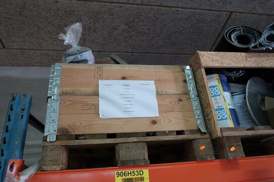 3 stk. paller med tagpap, dele til tagrender m.m.