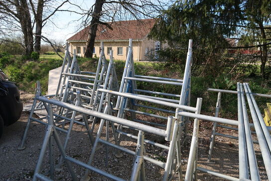 Div. Bukkestillads samt 10 stk. stilladsdæk