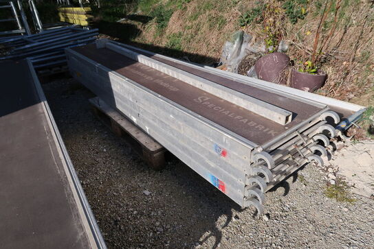 Div. Bukkestillads samt 10 stk. stilladsdæk