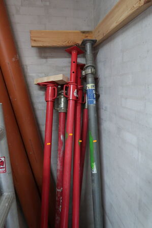 Div. Forskallingsstøtter