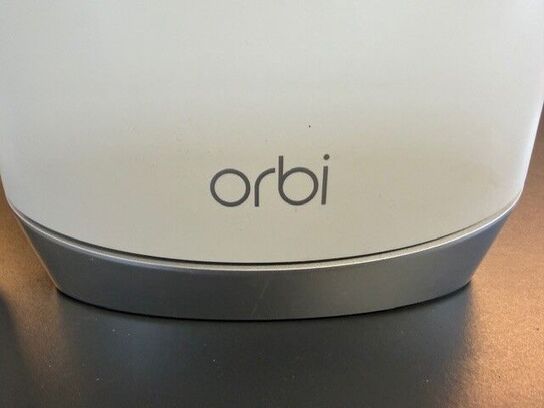 2 stk. Orbi router / satellit MOMSFRI