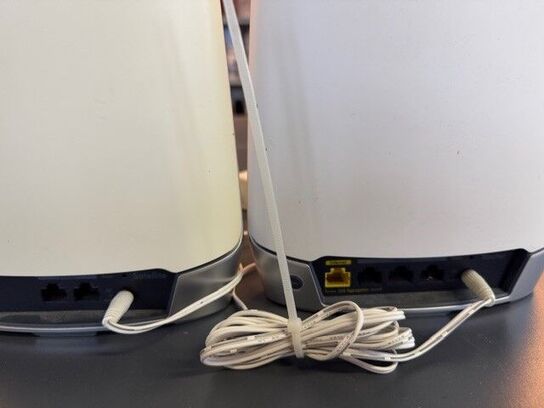 2 stk. Orbi router / satellit MOMSFRI