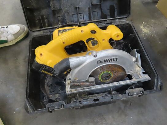 Rundsav DEWALT DC390