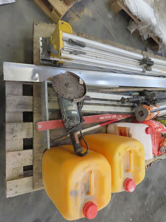 Palle med diverse værktøj