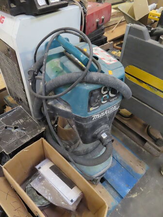 Industristøvsuger MAKITA VC3211H