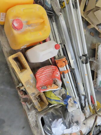 Palle med diverse værktøj