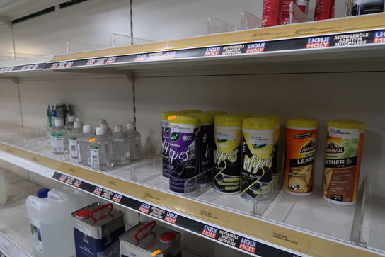 Hylde med div. Plejemidler m.m.