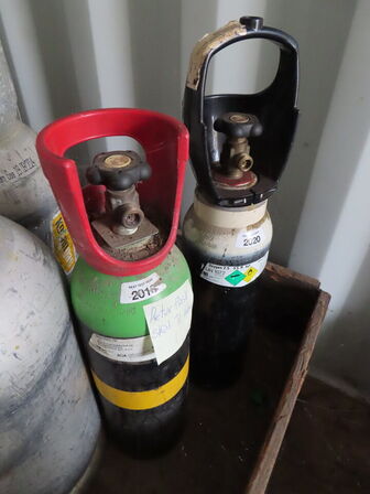 Div. flasker m. gas og ilt med mere