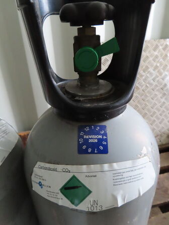 Div. flasker m. gas og ilt med mere