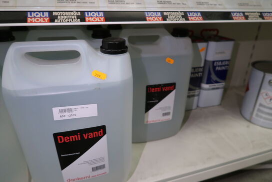 11 dunke demineraliseret vand