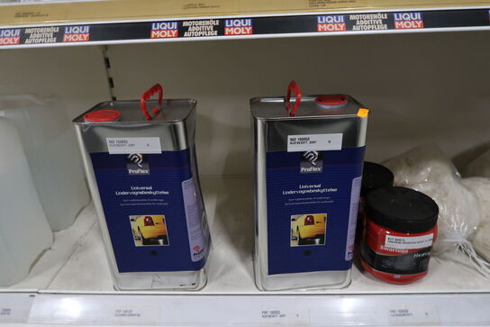 Hylde med div. Plejemidler, AdBlue m.m.