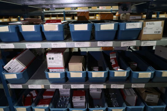 Div. Varelager, bolte, skæreskiver m.m.