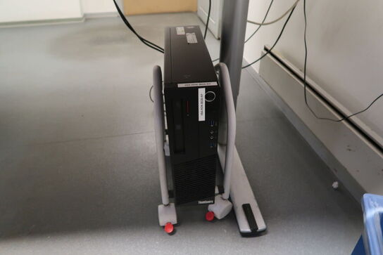 2 stk. computerskærme DELL P2419H, computer, tastatur, mus, computer, headset