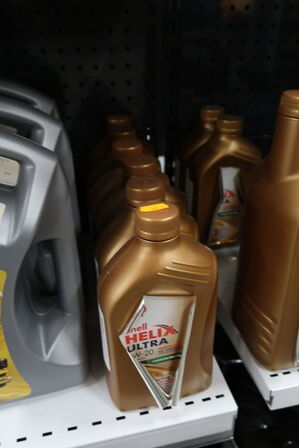 8 dunke olie SHELL HELIX ULTRA 0W-20 1L