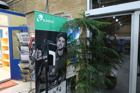 Plante i krukke, spritdispenser m.m.