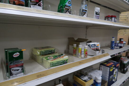 Hylde med div. Plejemidler m.m.