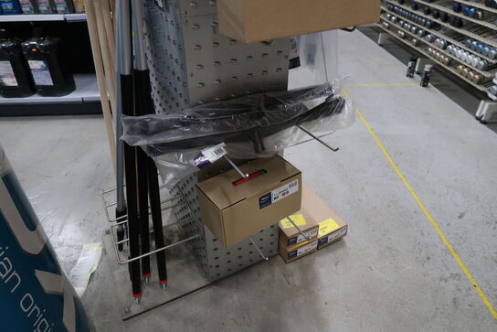 Stander med div. Rengøringsartikler