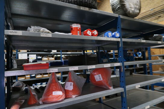 Div. Varelager, bolte, skæreskiver m.m.
