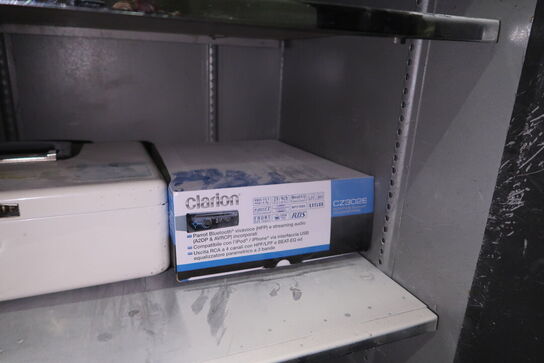 Pengeskab med indhold