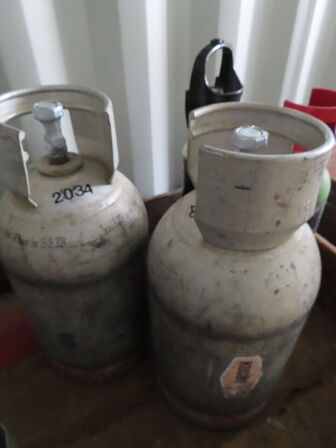 Div. flasker m. gas og ilt med mere