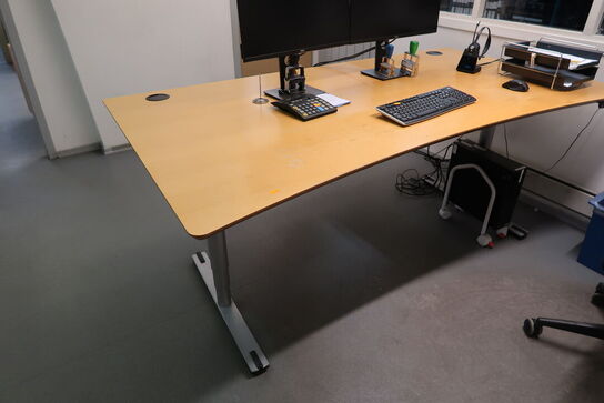 El. hæve/sænke skrivebord uden indhold samt kontorstol og skuffemodul