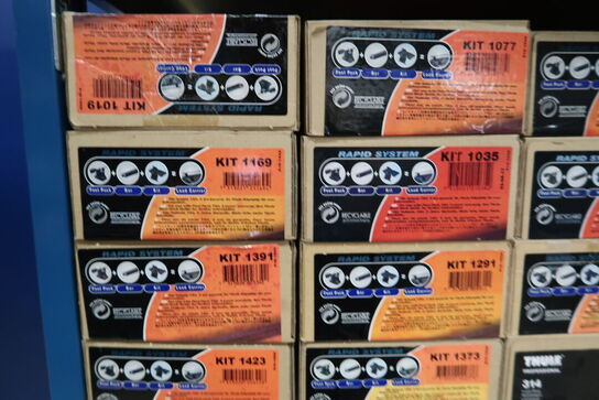 Hylde med div. Tagboks tilbehør 