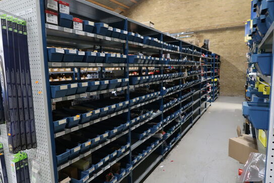 Div. Varelager, bolte, skæreskiver m.m.