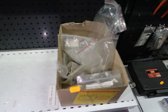 Sæbedispenser, div. Værktøj m.m.