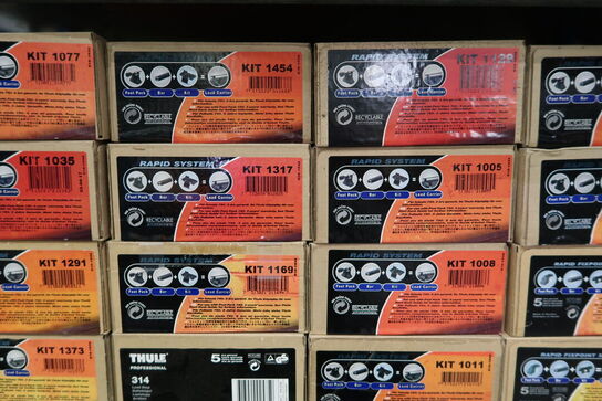 Hylde med div. Tagboks tilbehør 