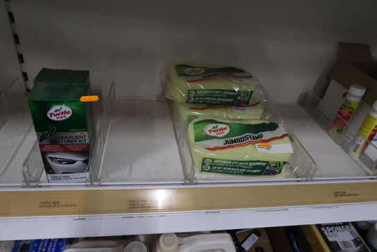 Hylde med div. Plejemidler m.m.