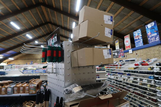 Stander med div. Rengøringsartikler