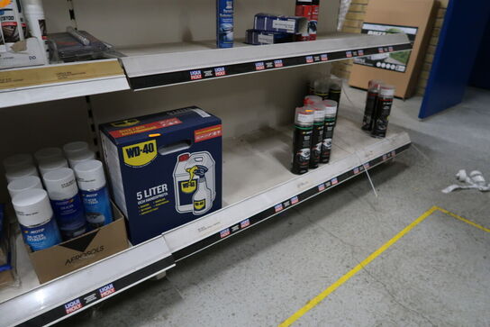 Hylde med div. Plejemidler, AdBlue m.m.