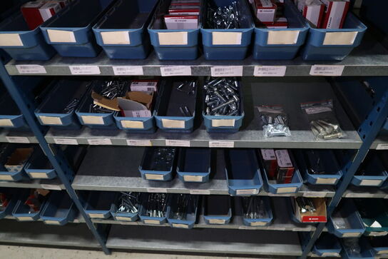 Div. Varelager, bolte, skæreskiver m.m.