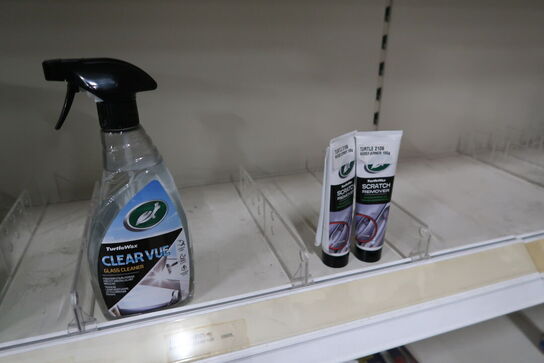 Hylde med div. Plejemidler m.m.