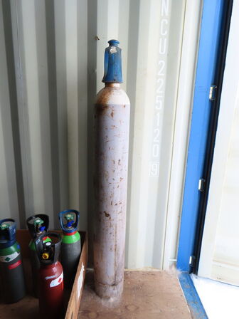 Div. flasker m. gas og ilt med mere