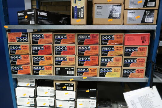 Hylde med div. Tagboks tilbehør 